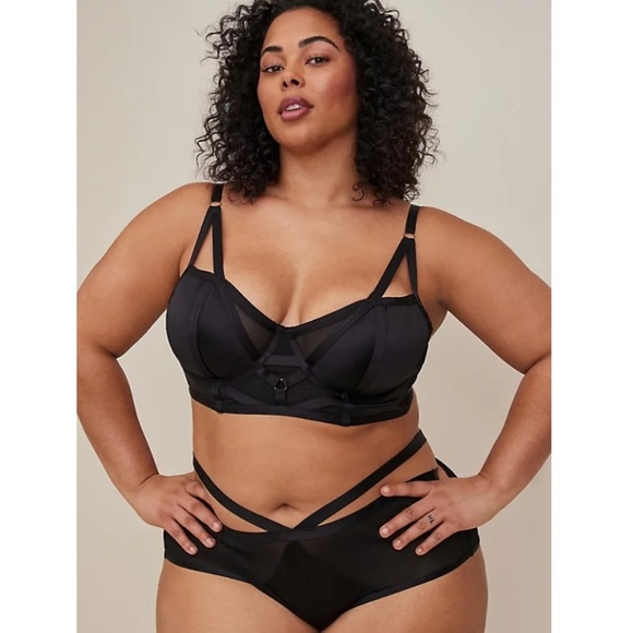 TORRID NWT STRAPPY SATIN SET - Picture 1 of 9